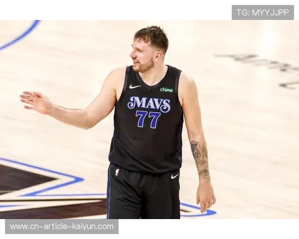 东契奇无解抛投再度命中，独行侠掌握主动