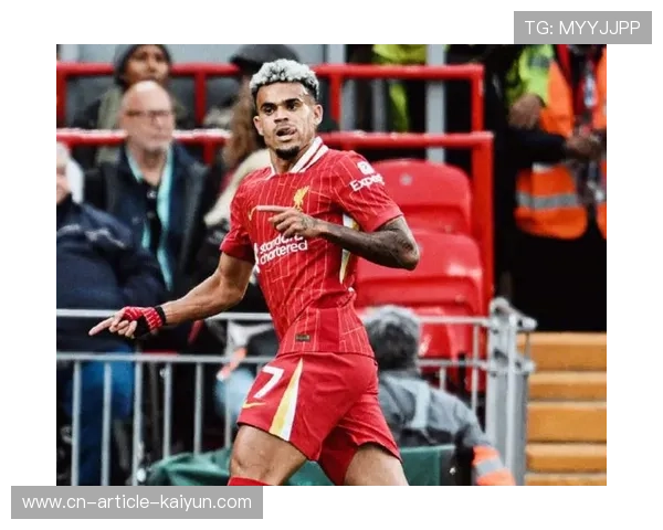 利物浦左线压迫成功，迪亚斯射门短角命中